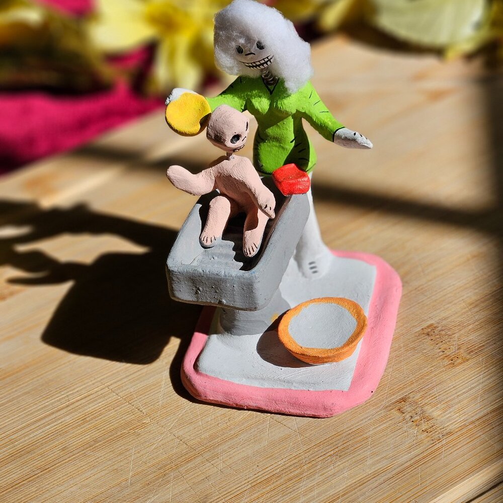 VINTAGE OAXACAN BATH TIME BABY SCULPTURE